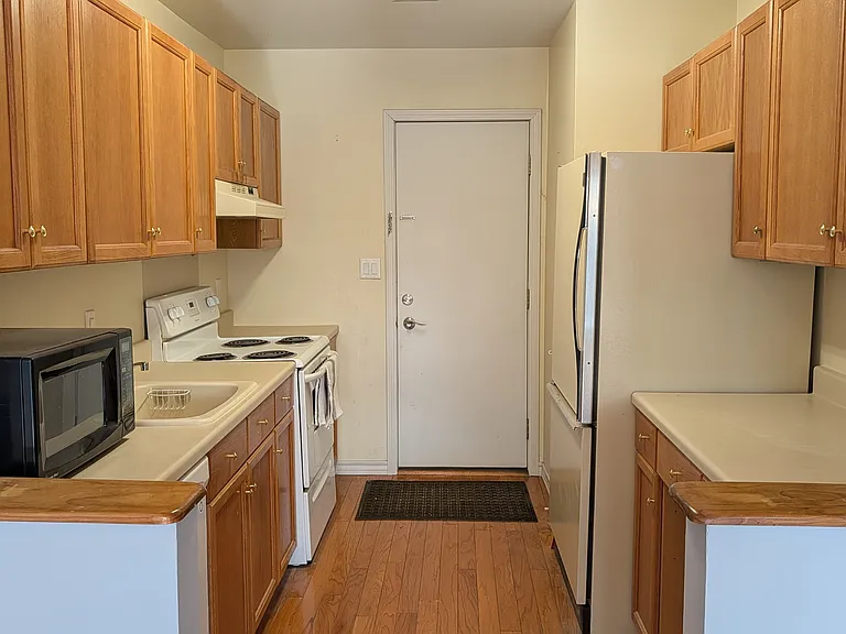 721 Skynob Dr — Photo 12