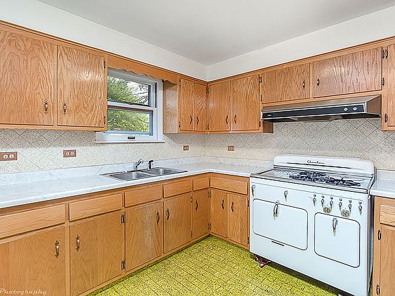 4th image of 4306 W 103rd St