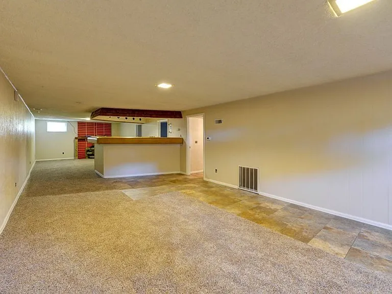 3895 Elmhurst Pl — Photo 12