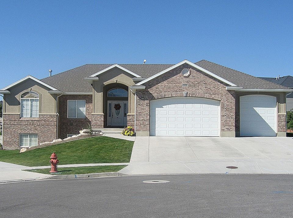 1st image of 1092 N Crestwood Cir