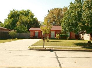 2716 W Oakdale Rd, Irving, TX 75060