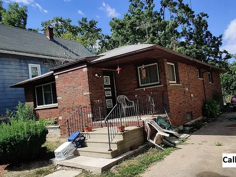 1864 Linwood Ave — Photo 2