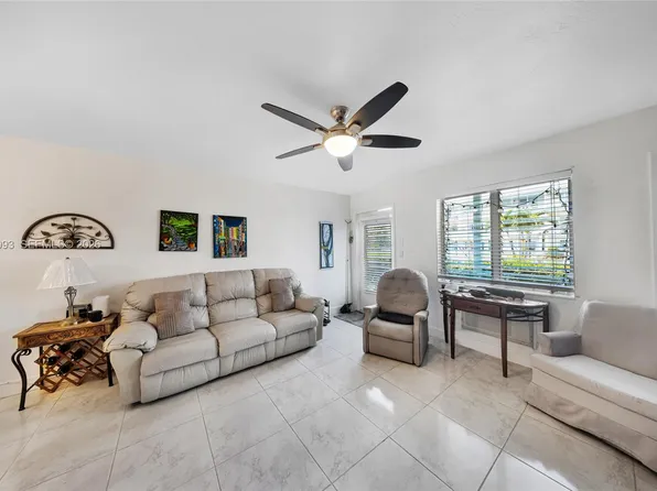 15610 NE 6th Ave APT 9B, Miami, FL 33162