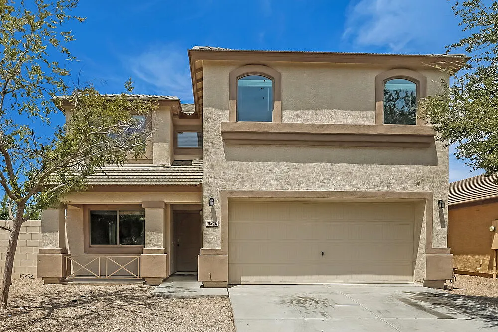 5 bed, 2.5 bath, 2186 sqft, $2,490 — Photo 1