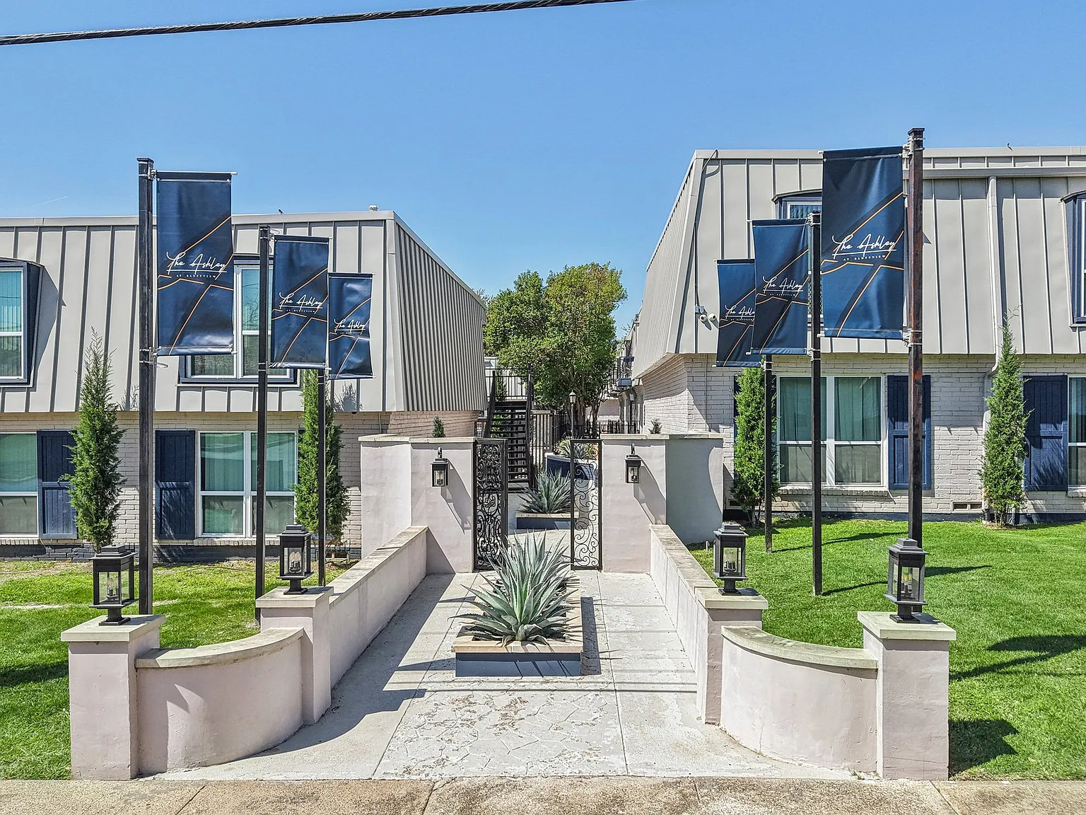 The Ashley at Bluffview Apartments — Photo 3