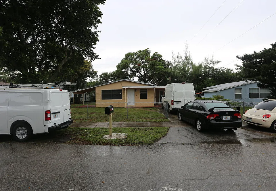 1071 NW 25th Ave