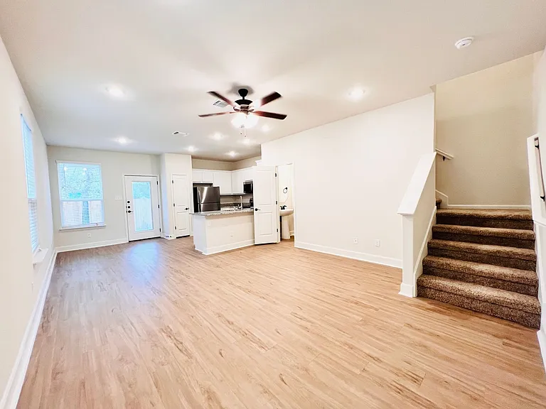 10322 Lynwood Vlg — Photo 14