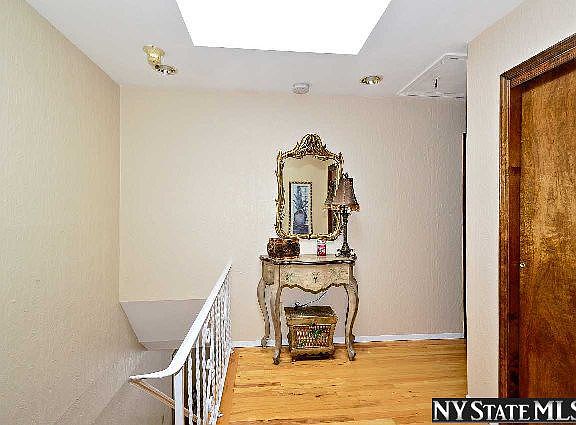 3rd image of 318 Frederick St