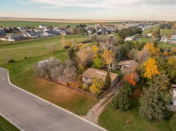 290 S 300th St E, Raymond, AB T0K 2S0
