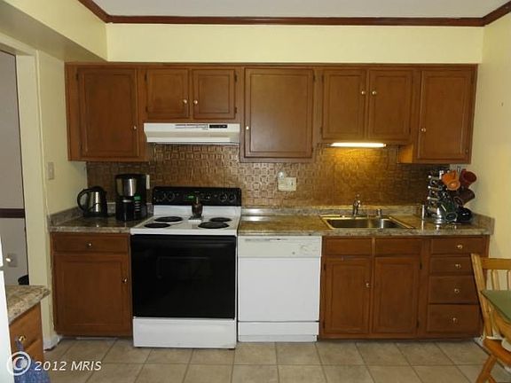 3rd image of 4453 Starling Ct