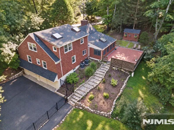 3 Gravel Hill Road, Kinnelon Borough, NJ 07405