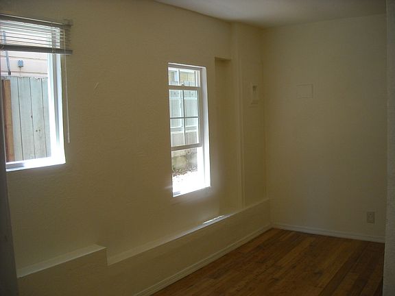 5th image of 538 York St APT B