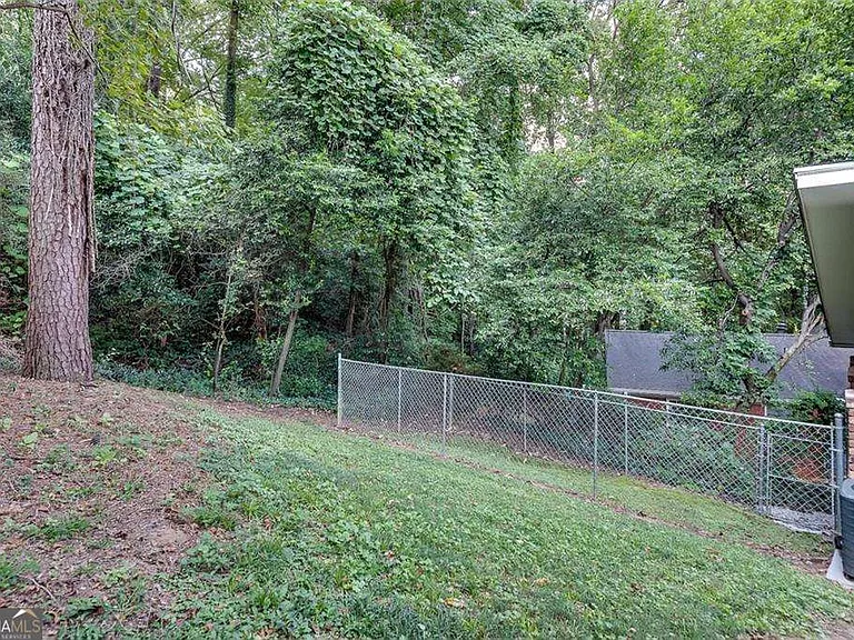 799 Marstevan Dr NE — Photo 52