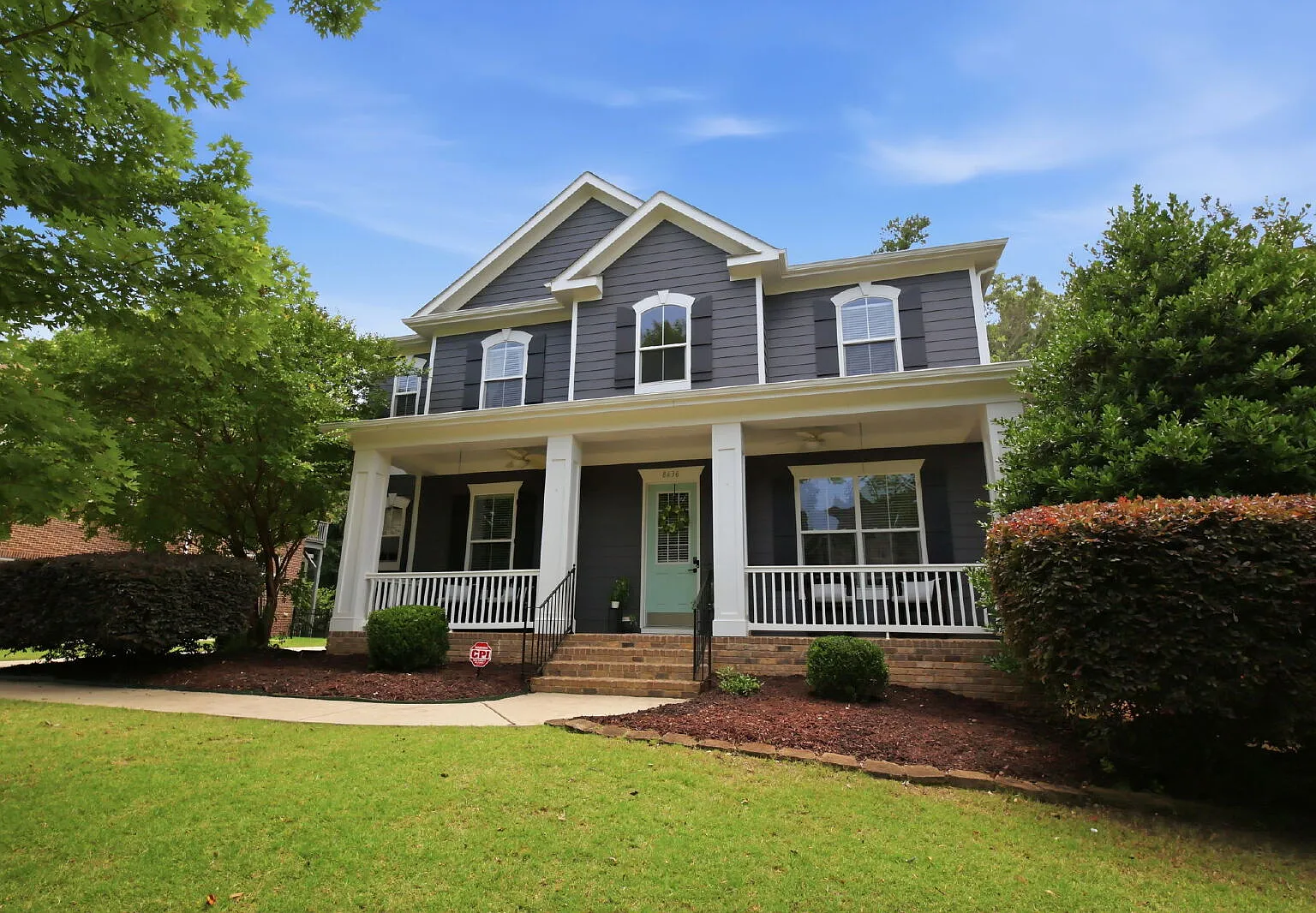5 bed, 2.5 bath, 3166 sqft, $3,200 — Photo 1