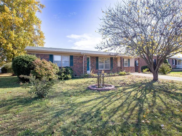 11 Hillcrest Dr, Fredericktown, MO 63645