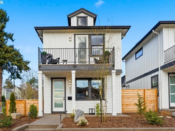 804 3rd St #C1, Lake Oswego, OR 97034