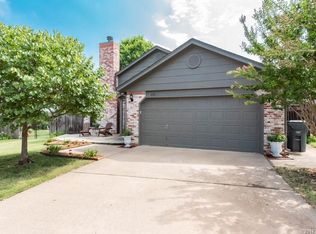 11123 S Locust Ct, Jenks, OK 74037