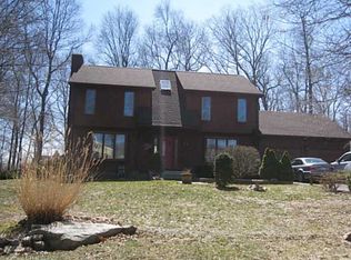 14 Eastwood Dr, Branford, CT 06405