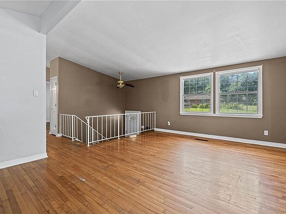 3rd image of 3101 Grishilde Dr