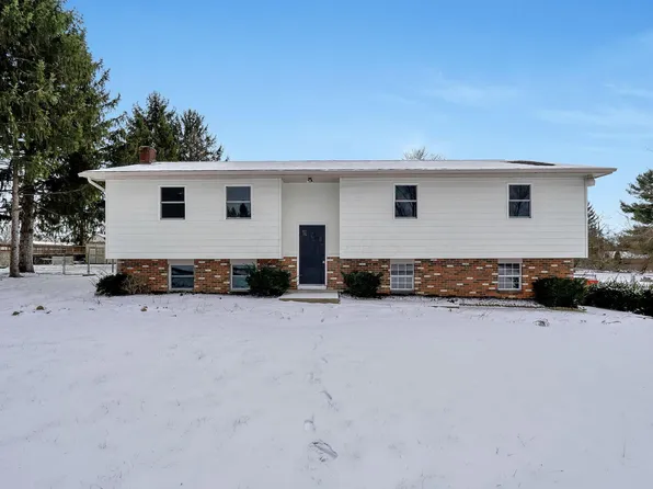 75 Helen Rd, Pataskala, OH 43062