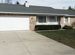 2806 Woodhaven Dr, Champaign, IL