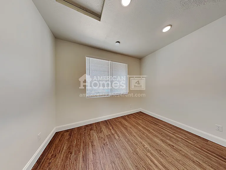 2625 W 3290 S — Photo 14