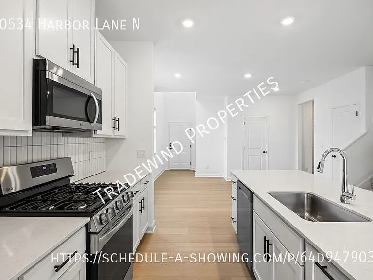 10534 Harbor Ln N — Photo 7