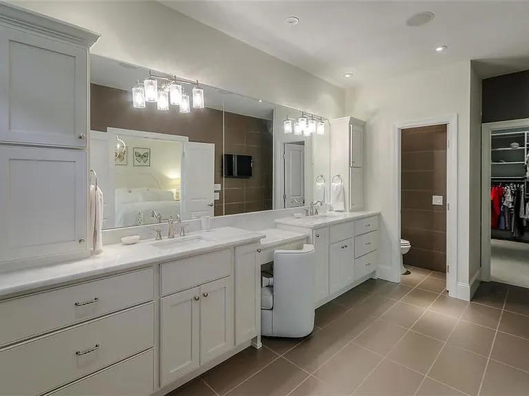 1317 Dover Cir NE — Photo 23