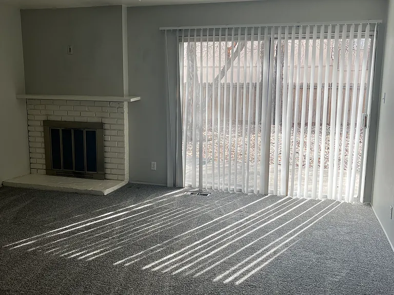 155 E Lincoln Way — Photo 11