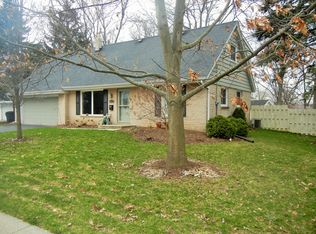 419 N Rochester St, Mukwonago, WI 53149
