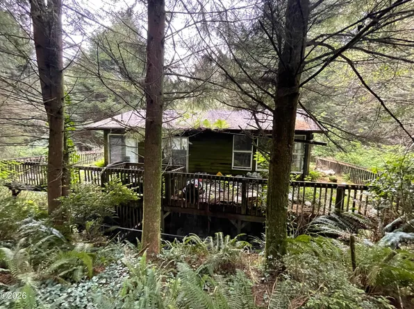 1860 Cove Ave, Depoe Bay, OR 97341