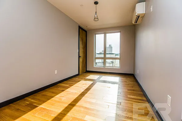 Rented by EXR | media 5