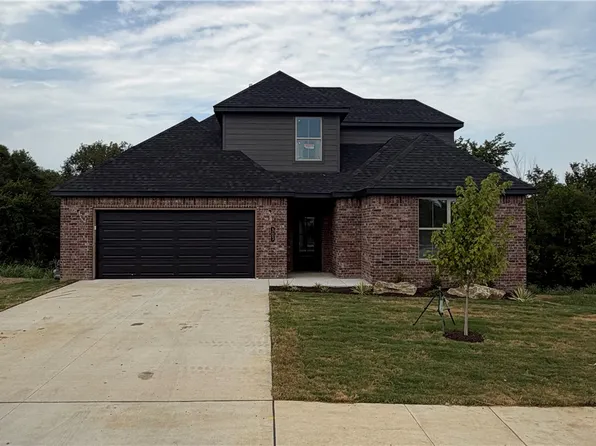303 W Hondo St, Siloam Springs, AR 72761