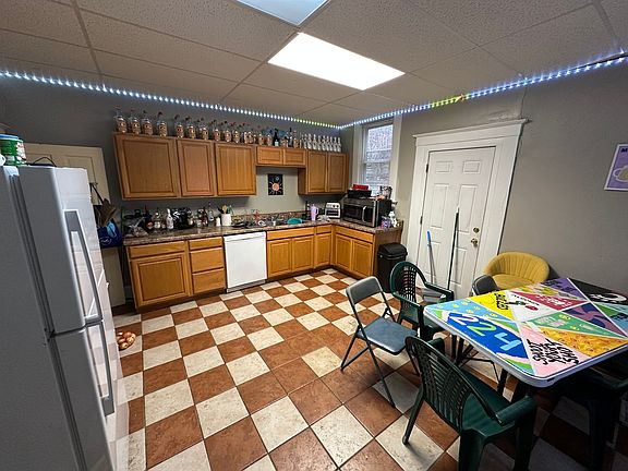 3rd image of 224 Bosley St