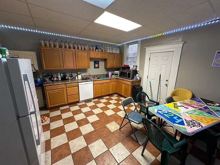 224 Bosley St — Photo 3