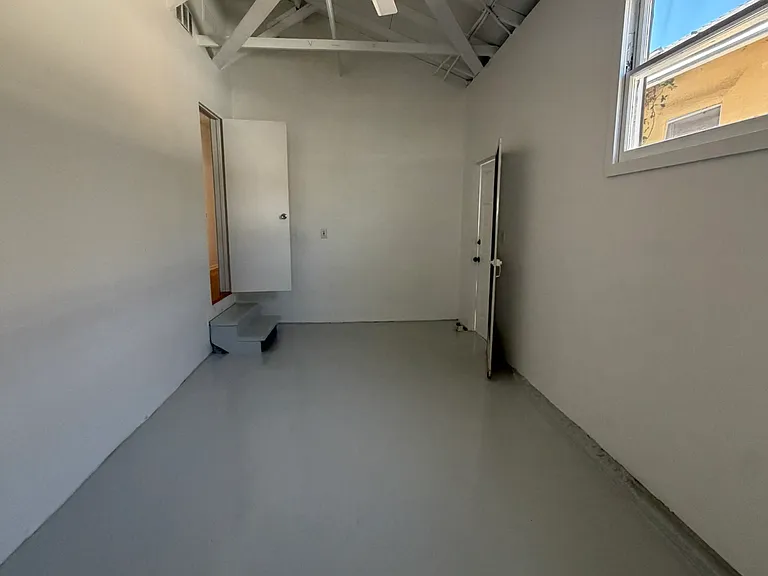 118 Breeze Ave — Photo 7