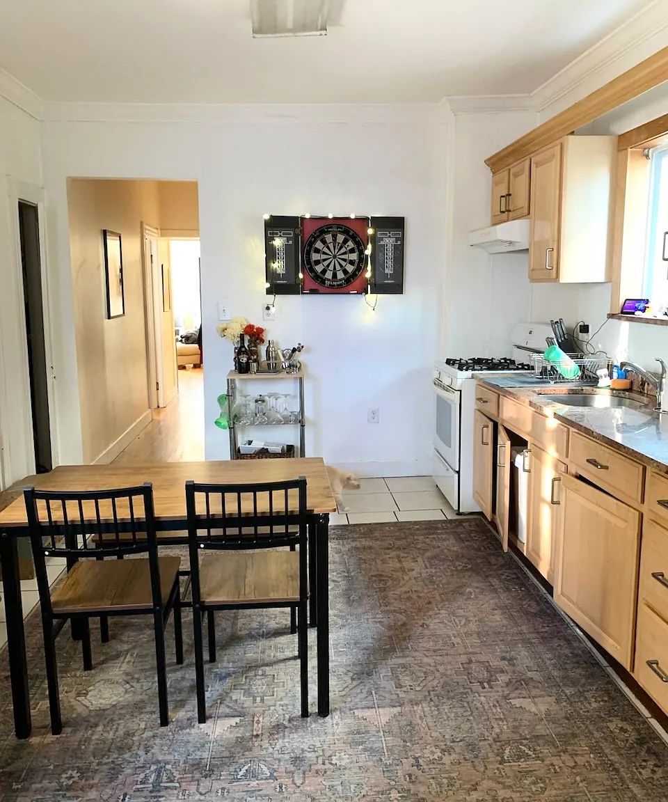 2 bed, 9999 sqft, $2,400 — Photo 4