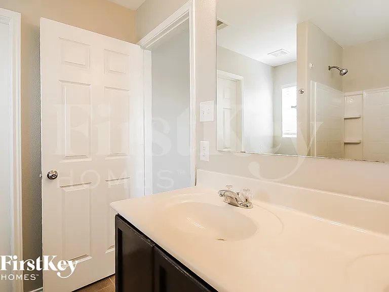 1621 Perennial Ln — Photo 14
