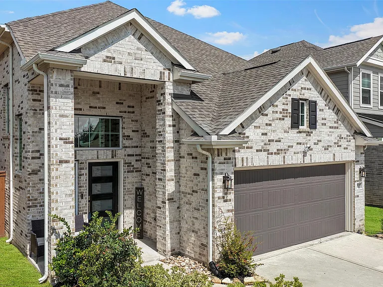 7115 Prairie Heights Dr — Photo 2