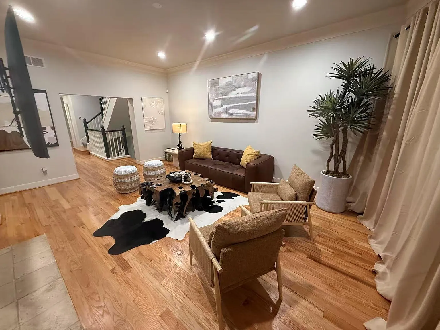 3 bed, 2.5 bath, 2720 sqft, $6,500 — Photo 1