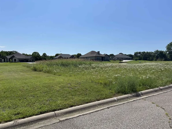 2 Country Club Rd #1, Arkansas City, KS 67005