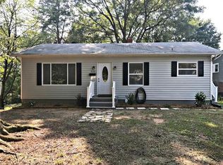 225 13th St NW, Hickory, NC 28601