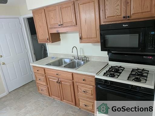 1st image of 936 N Central Dr