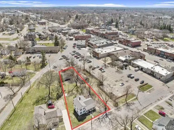 32 East St, Oxford, MI 48371