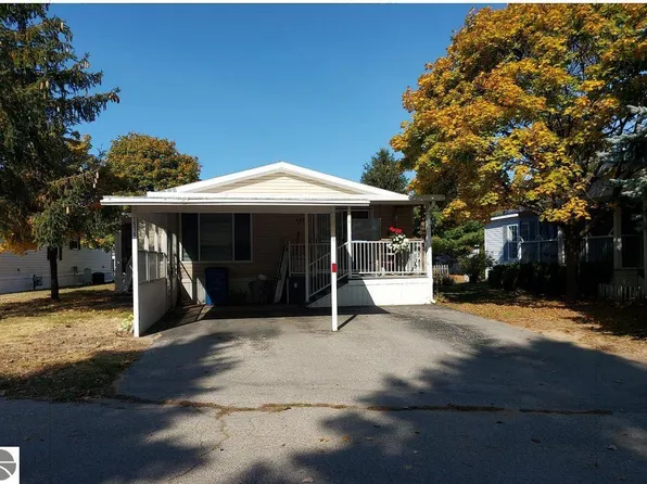 1576 Paul Pl, Traverse City, MI 49686