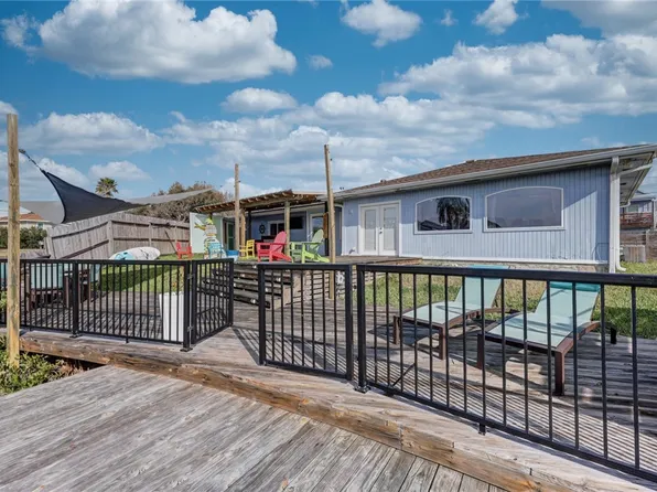 111 Caribbean Dr, Corpus Christi, TX 78418