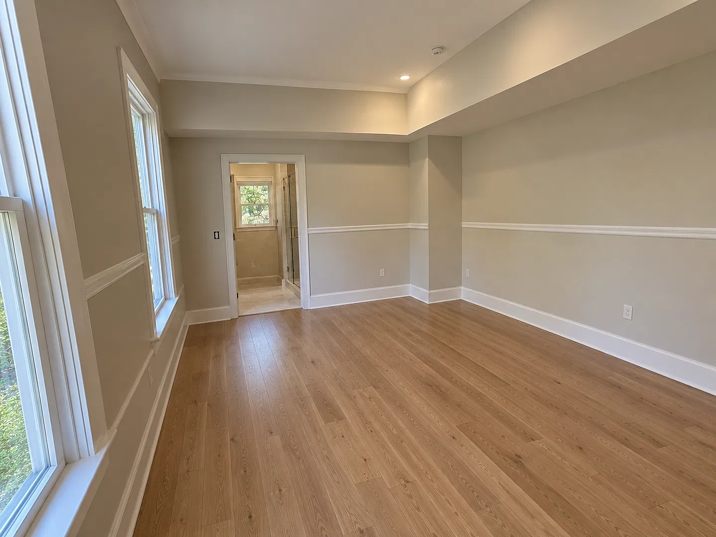 11 Higgins Ave — Photo 3