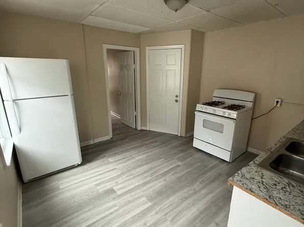48 Fremont St #3, Lowell, MA 01850