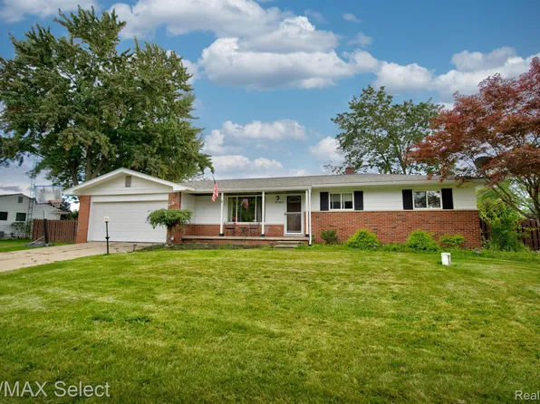 7043 Aldredge Dr, Swartz Creek, MI 48473
