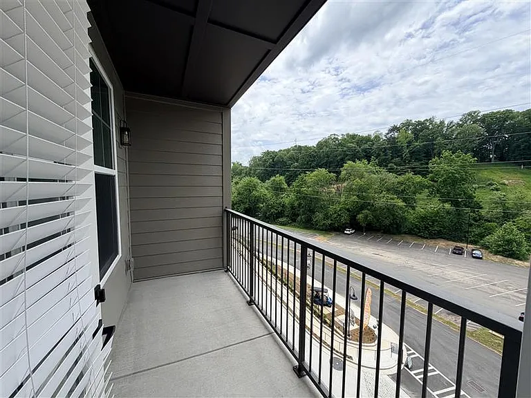 District on the Etowah Apartments — Photo 684